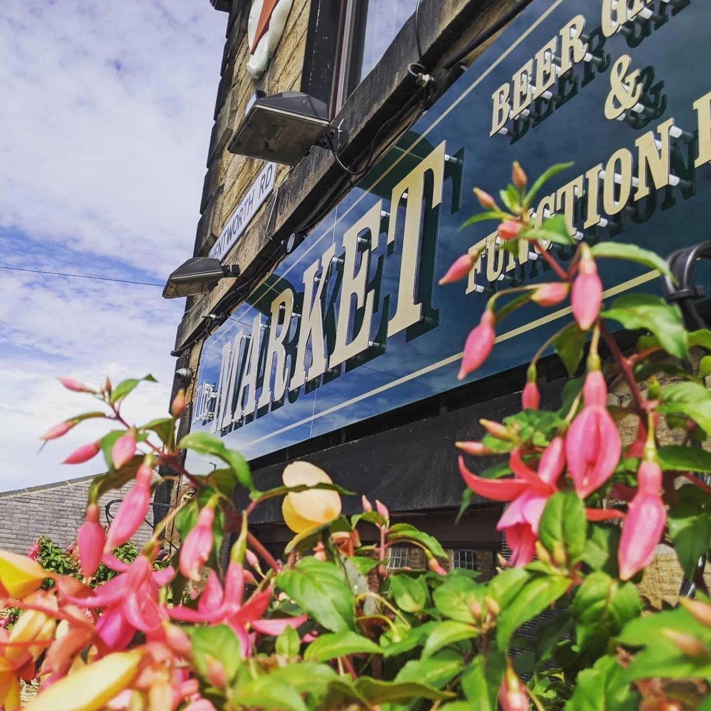 Market Elsecar Luaran gambar