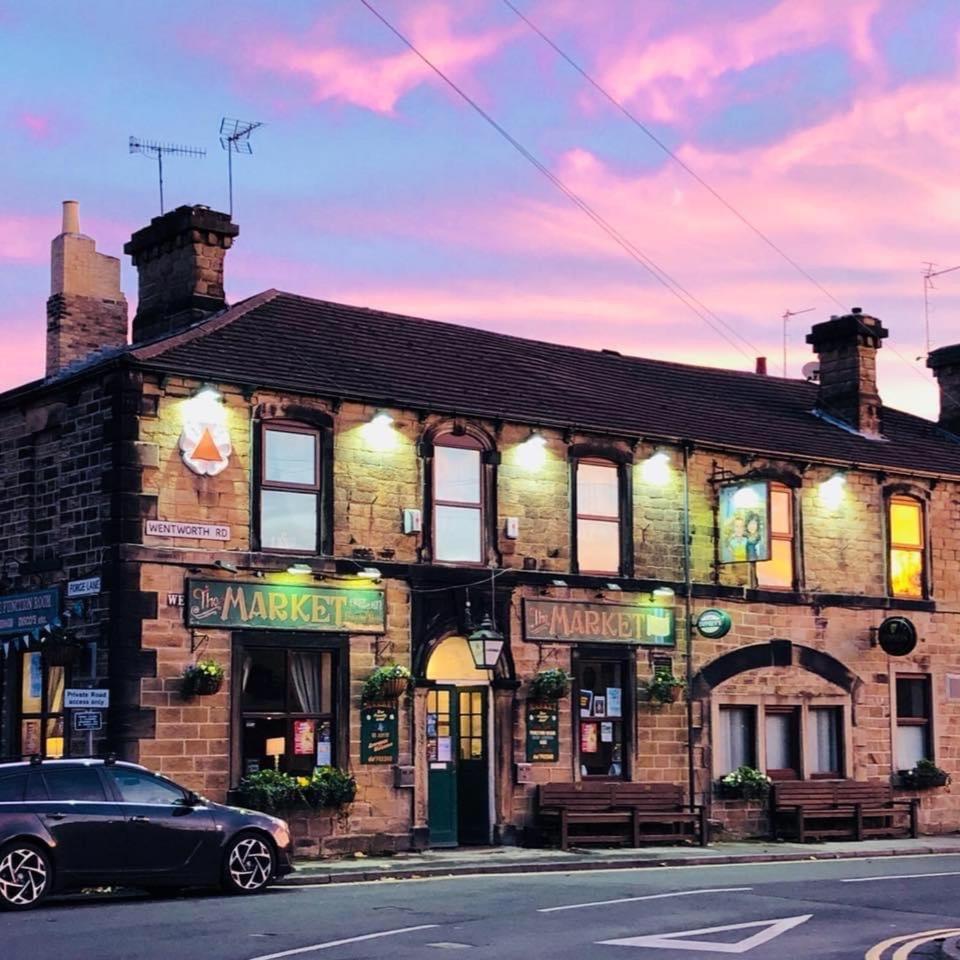 Market Elsecar Luaran gambar